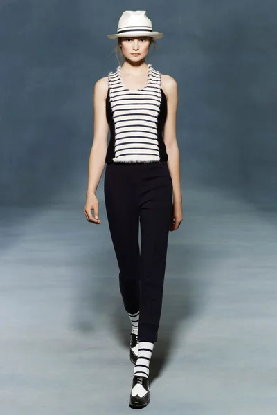 Look 12
